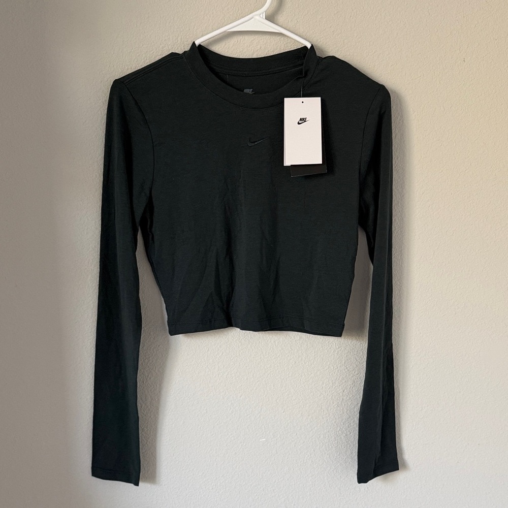 Nike Sportswear Women's Chill Knit Long Sleeve Cropped Top Small